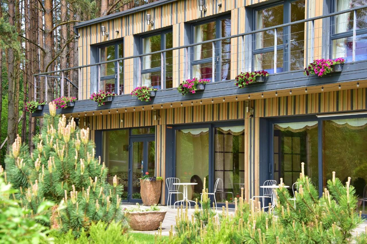 Pusu Takas Hotel Andrioniskis Eksteriør billede