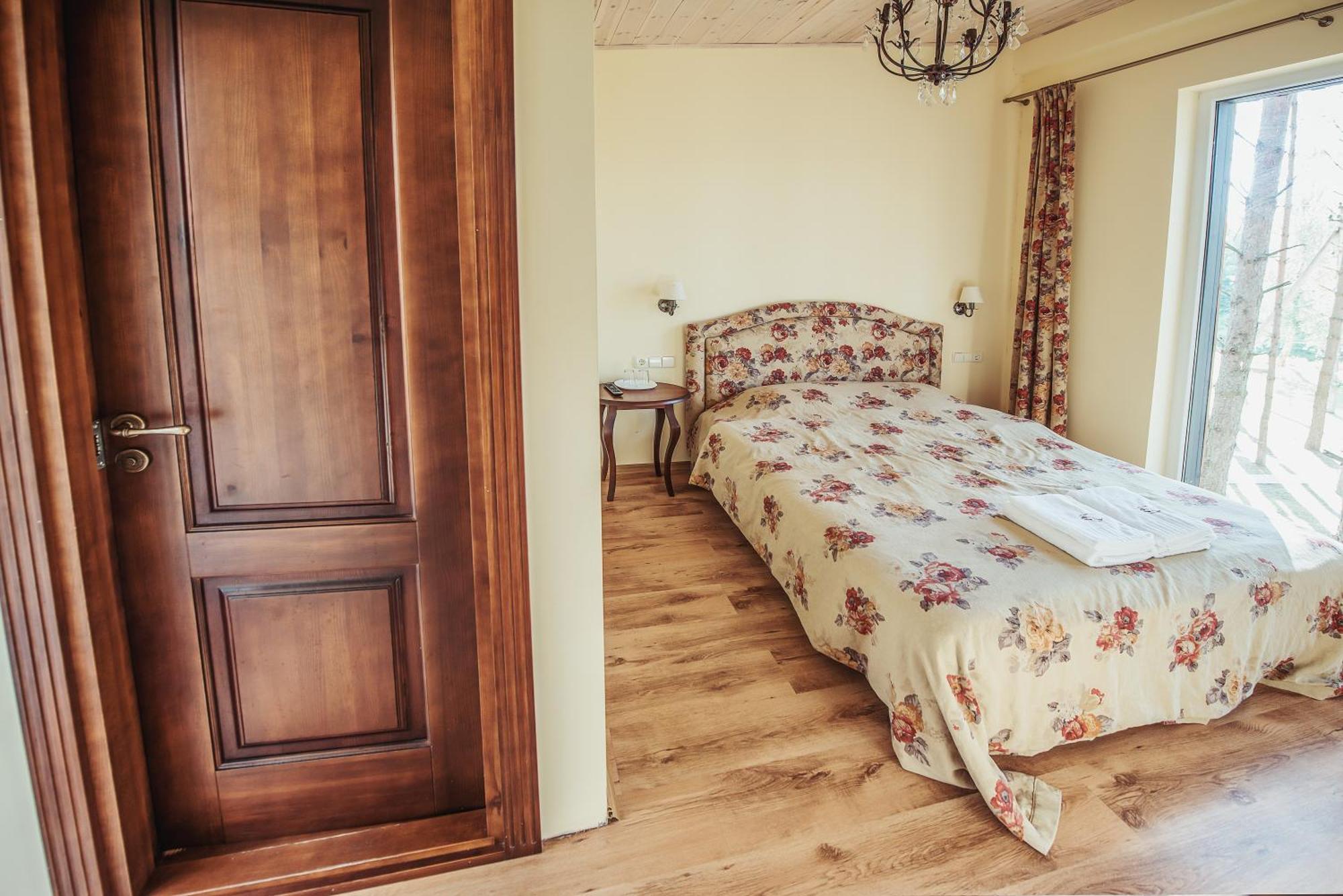 Pusu Takas Hotel Andrioniskis Værelse billede