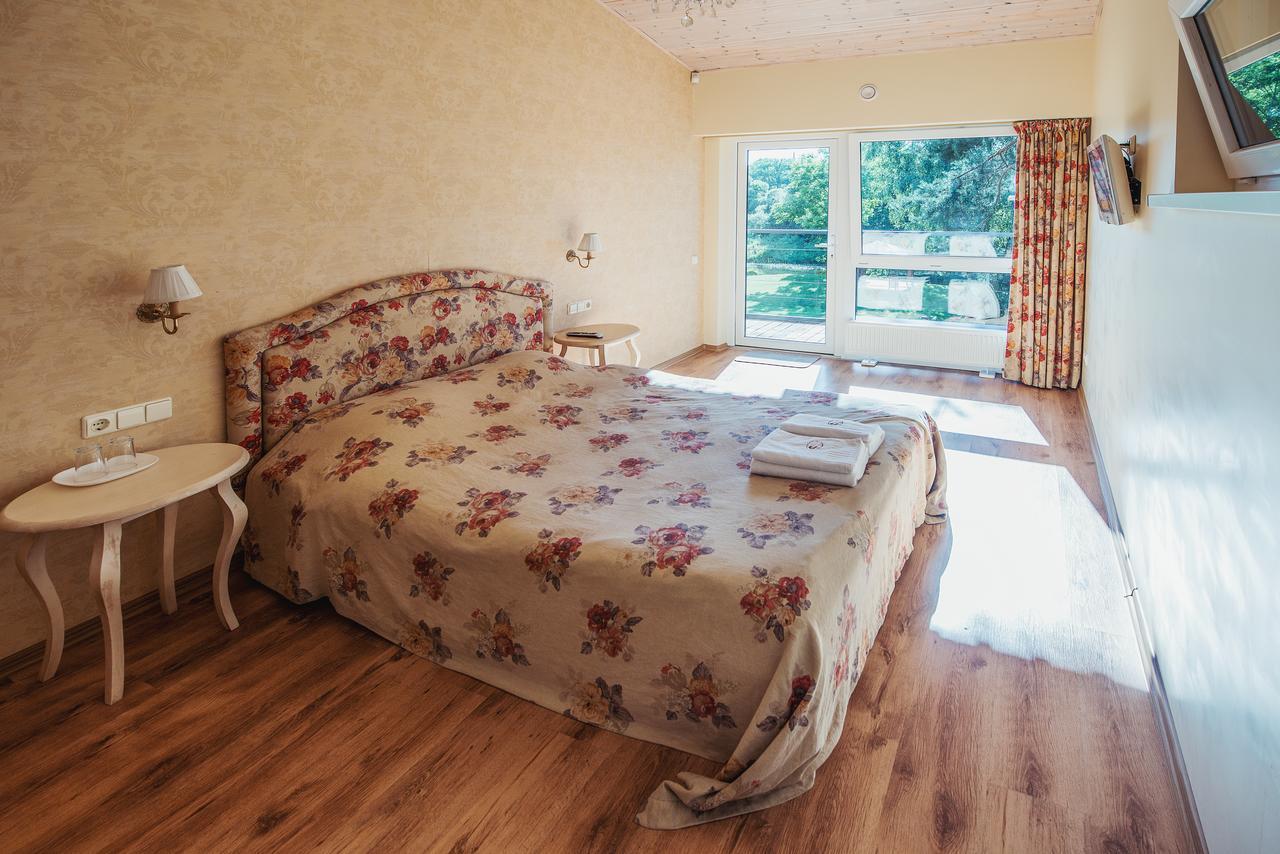 Pusu Takas Hotel Andrioniskis Værelse billede